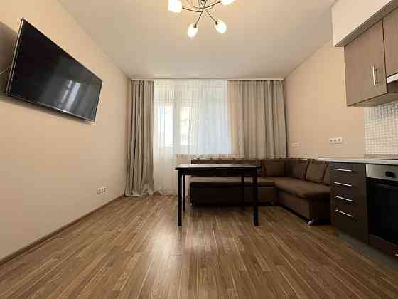 Саперно-Слобідська 24, м. Деміївська, 1 кімнатна 52м2, 9пов Киев