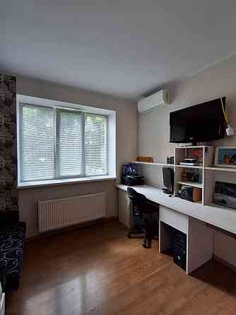 Продается двухкомнатная квартира по ул. Грушевского, дом 21 Бровари