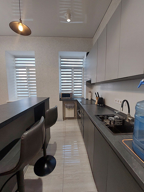 Центр Двокімнатна квартира Миколаїв - зображення 4