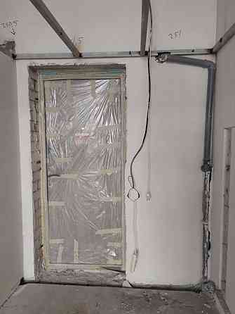 Продам квартиру з чорновим ремонтом м. Академіка Павлова Харків