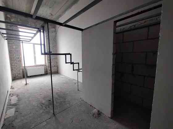 Продам квартиру з чорновим ремонтом м. Академіка Павлова Харків