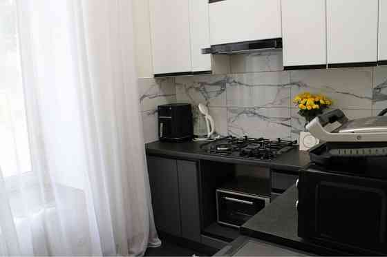 р 1-кімнатна квартира, кутова, з роздільним плануванням Рівне