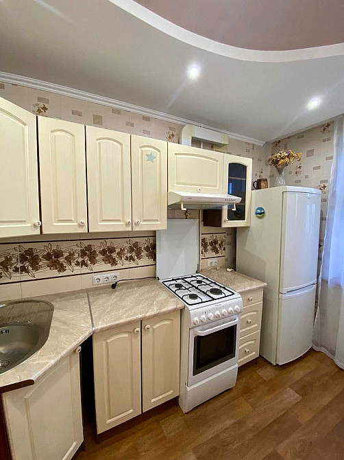 Здам трикімнатну квартиру поруч ТЦ "Арсен" - В.Дивізії Рівне - зображення 1