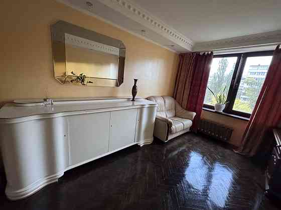 Продається 2-кімнатна квартира з якісним ремонтом у центрі Русанівки Киев