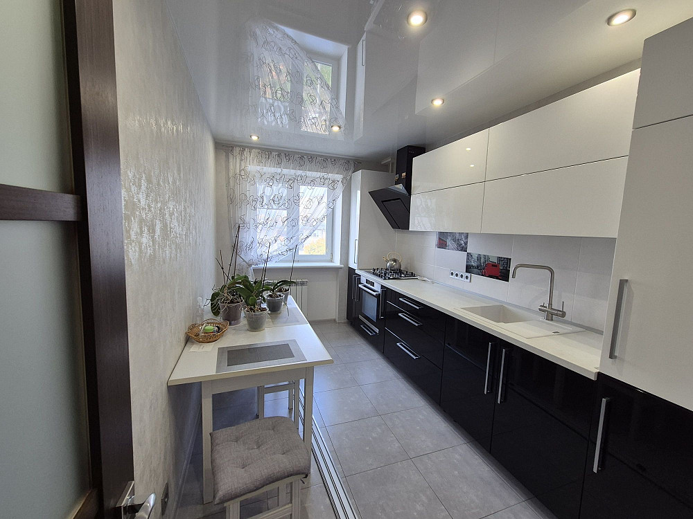 Квартира в Черноморске с новым ремонтом в самом центре Чорноморськ - зображення 1