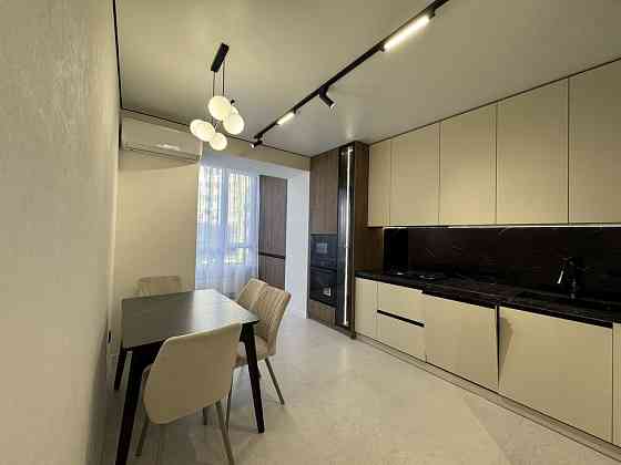 Продам гарну двокімнатну на березі озера Ивано-Франковск