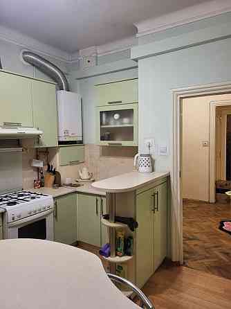 Продаж трикімнатної квартири по вул.Вітовського Львов