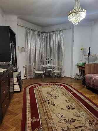 Продаж трикімнатної квартири по вул.Вітовського Львов