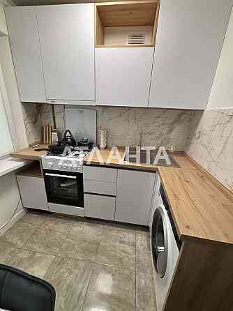 Черемушки. Продам 2 ком.квартиру с ремонтом.Средний этаж/Филатова Одесса