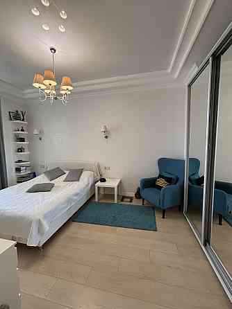 Продам однокімнатную квартиру с евроремонтом в ЖК 16 Жемчужина Одесса