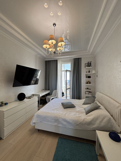 Продам однокімнатную квартиру с евроремонтом в ЖК 16 Жемчужина Одеса - зображення 1