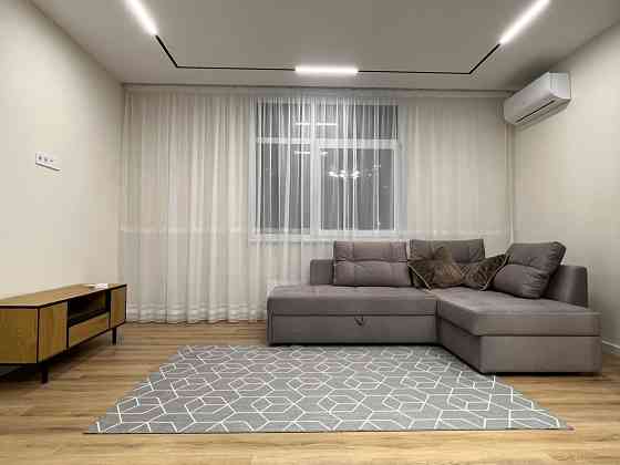 ЖК Варшавський, вул. Ол. Олеся 7, Виноградар, 2 кімна 67кв.м. 5 поверх Киев