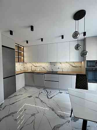 Оренда нової 2 кімнатної квартири+кухня вітальня  ЖК Шенген Залізнична Львов