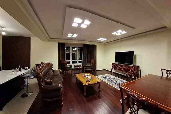 Липська Вежа Інститутська Урядовий кв Хрещатик Майдан Маріїнський парк Киев