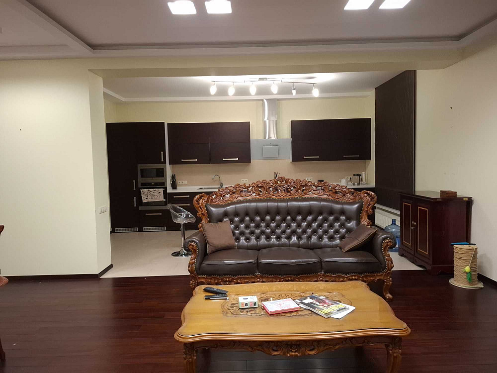 Липська Вежа Інститутська Урядовий кв Хрещатик Майдан Маріїнський парк Киев - изображение 7