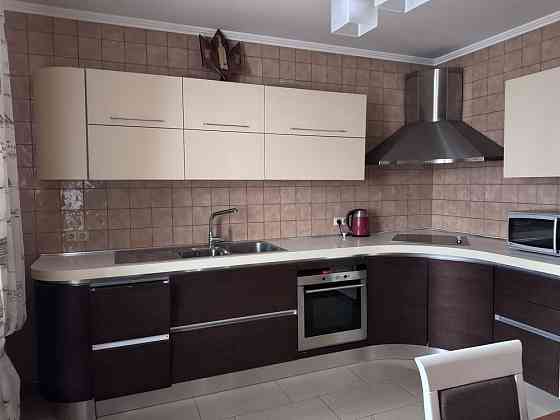 Без%. оренда двокімнатної квартири по вул.О.Мишуги, 8 Киев