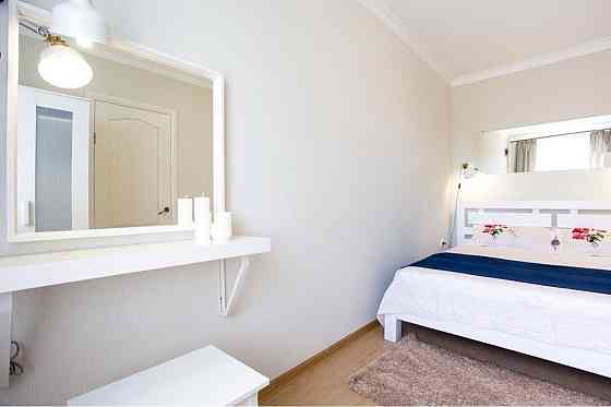 Продам 1-кімнатну кв з просторою кухнею-студією в самому центрі міста! Николаев