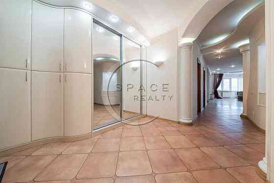 Здається в оренду 3-кімнатна квартира 165 м²за адресою вул. Лескова 1. Киев