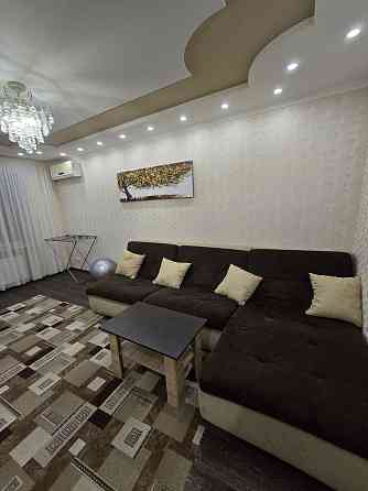 Сдам шикарную 4к квартиру на Лазурном. КП входят в стоимость. Краматорськ