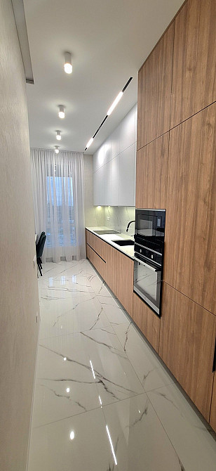 Центр .Сучасний ЖК  Ярославів Град. Паркінг . 2Кімн Киев - изображение 4