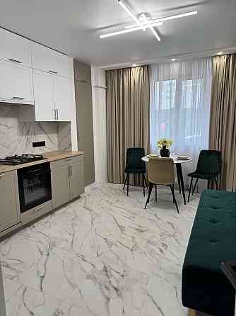 Продам 2 кімнатну квартиру Гатне Озерний Гай 98 тис у о  від власника Гатное