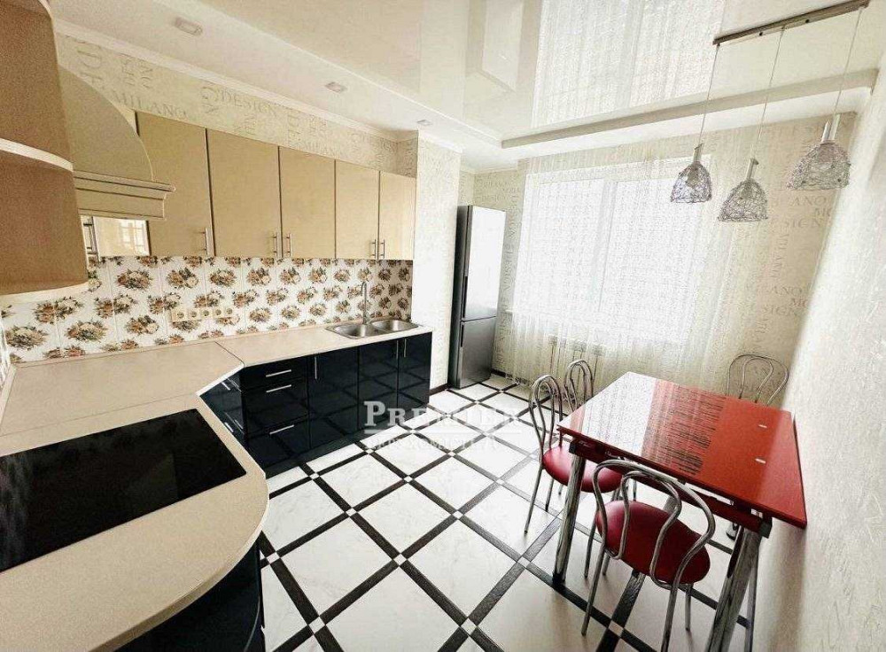 Продам 3 кімнатну квартиру площею 93 м2 на вул. Бочарова. Одесса - изображение 1