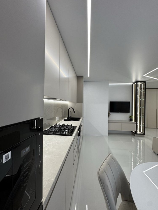 Продам простору однокімнатну квартиру в центральній частині міста Ивано-Франковск - изображение 5