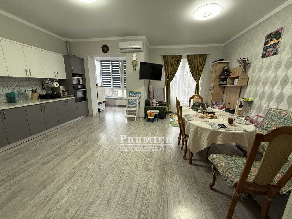 Продам 2 кімнатну квартиру площею 94 кв.м. з ремонтом у моря Одесса - изображение 1