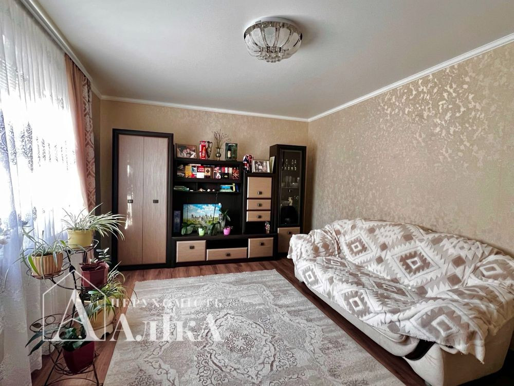 Продам велику 3-кімнатну квартиру з ремонтом в затишному місці Каменец-Подольский - изображение 1