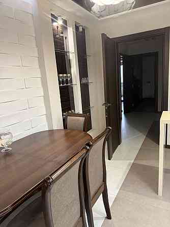 Продам 4-х комнатную квартиру с мебелью и техникой Лозовая