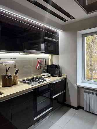 Продам 4-х комнатную квартиру с мебелью и техникой Лозовая