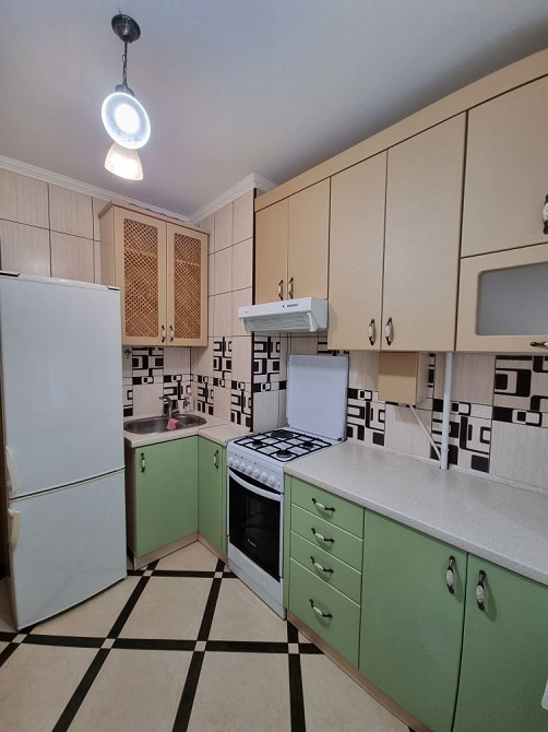 Сучасна квартира на Шуменському . Вікна на Миколаїв . Херсон - зображення 1