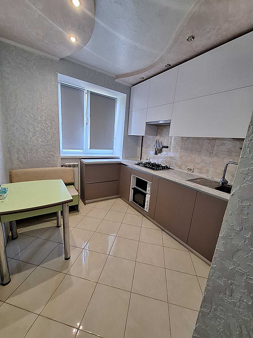 Сдам до лета 2 комнатную с евроремонтом Черноморск - изображение 1