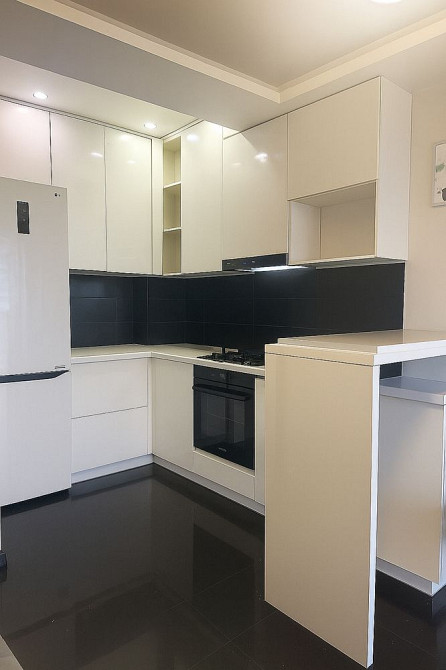 Продам 1 кімнатну квартиру 43м2 з ремонтом ЖК Столичний м. Васильків Васильківське - изображение 1