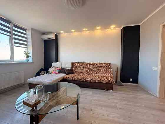 Поступила в продажу евродвушка с ремонтом в Цветном Бульваре Черноморск