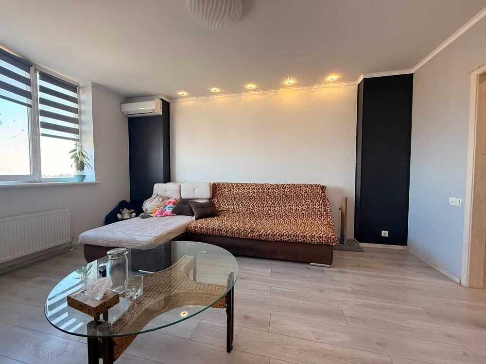 Поступила в продажу евродвушка с ремонтом в Цветном Бульваре Чорноморськ - зображення 2