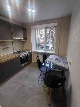 Продам 2 ком. современный новый ремонт мебель техника Таирова Одесса