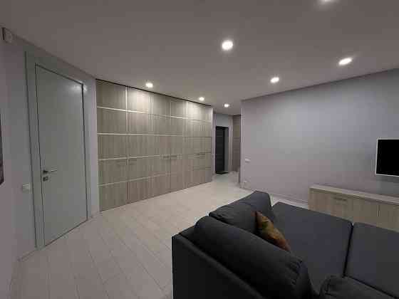 Здам довгостроково видову 3-к квартиру, Київ, Дніпровський, 1000 $/міс Киев