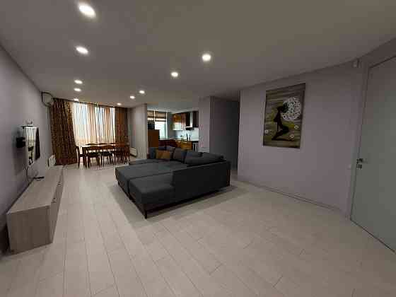 Здам довгостроково видову 3-к квартиру, Київ, Дніпровський, 1000 $/міс Киев