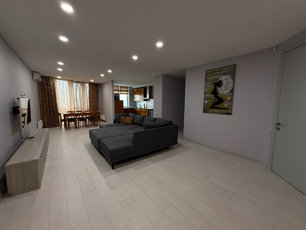 Здам довгостроково видову 3-к квартиру, Київ, Дніпровський, 1000 $/міс Киев - изображение 1