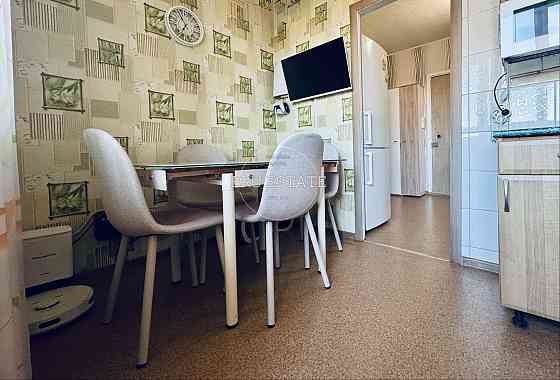 Продаж 1 к квартири Райдужний масив Ремонт Киев