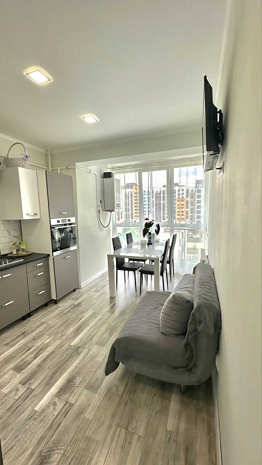 √ Продаж яскравої 1 кімнатної квартири на Щасливому Ровно - изображение 1