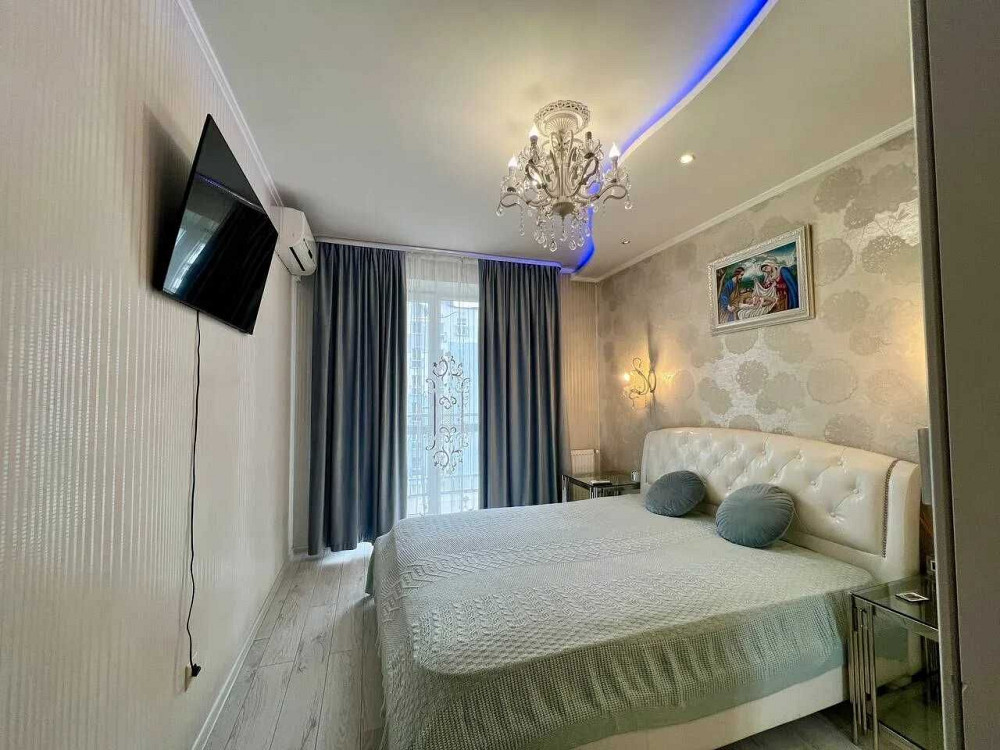 Укомплектована трикімнатна з терасою біля Епіцентру Ивано-Франковск - изображение 2