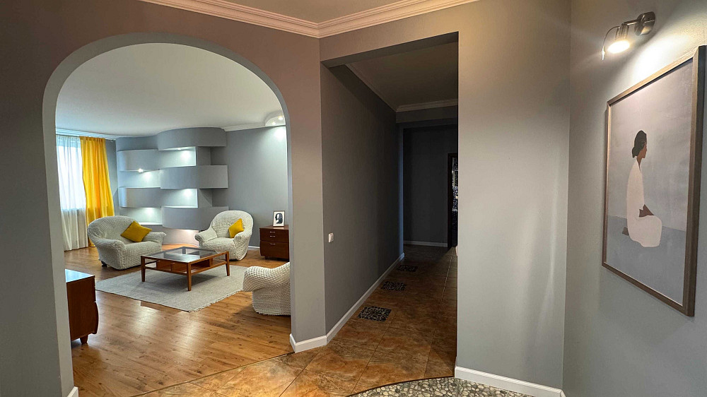 Довгострокова оренда 3 кімнатної квартири в Голосіївському районі Київ - зображення 1