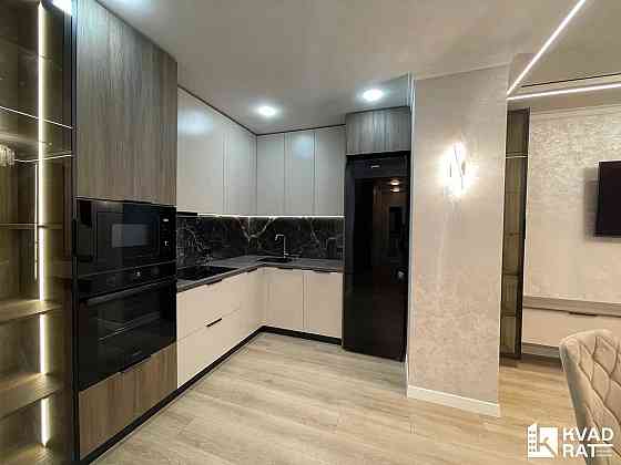 Продаж 2-кімнатної квартири із просторою кухнею-вітальнею Паркова Алея Ивано-Франковск