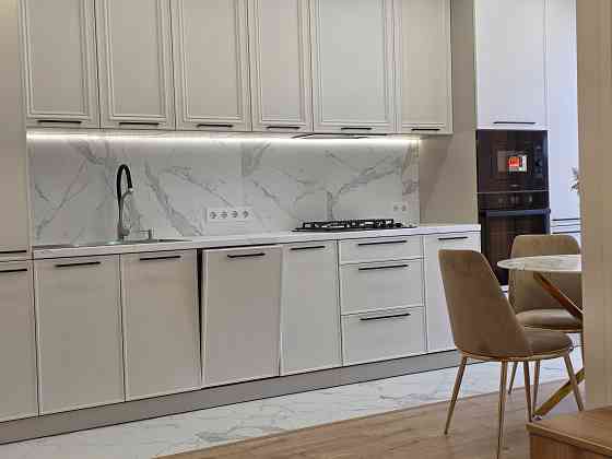 Центр, Кухня-вітальня+дві окремі кімнати, гардеробна, р-н Бандери Ивано-Франковск