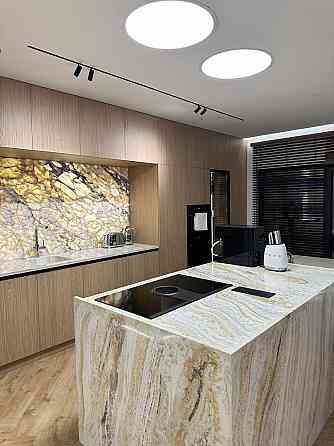 Видова дизайнерська квартира преміум-класу з видом на озеро Рівне