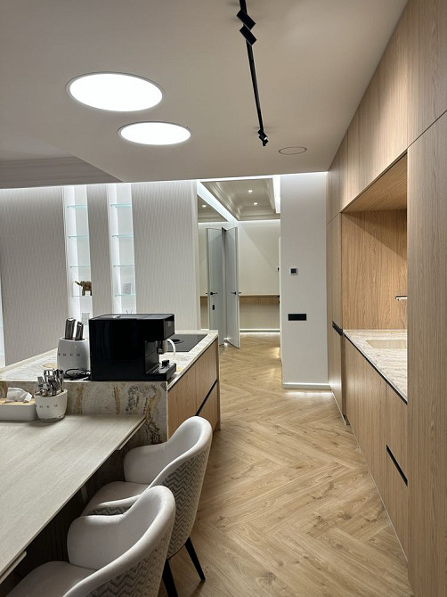 Видова дизайнерська квартира преміум-класу з видом на озеро Рівне - зображення 3