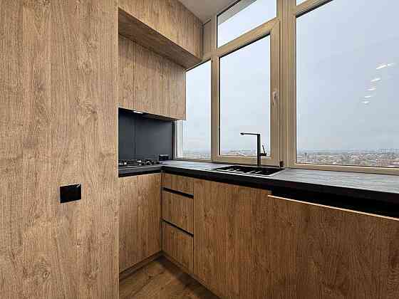 Велика 1 кім+кухня-студія, окремий гардероб, укоплектована в центрі Ивано-Франковск