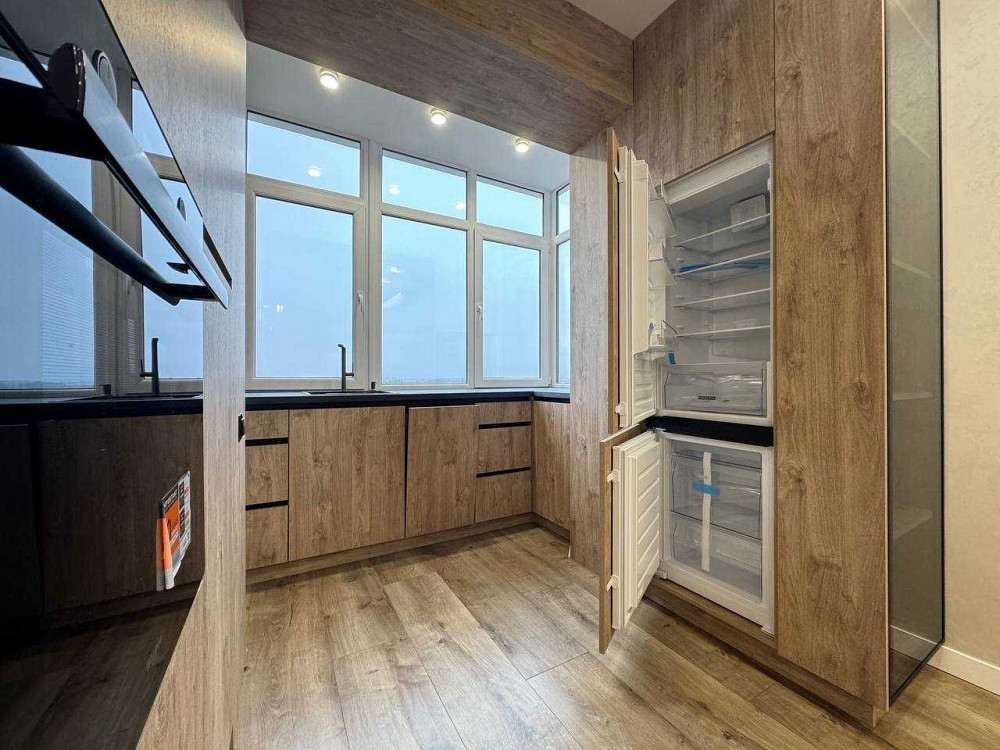 Велика 1 кім+кухня-студія, окремий гардероб, укоплектована в центрі Ивано-Франковск - изображение 5